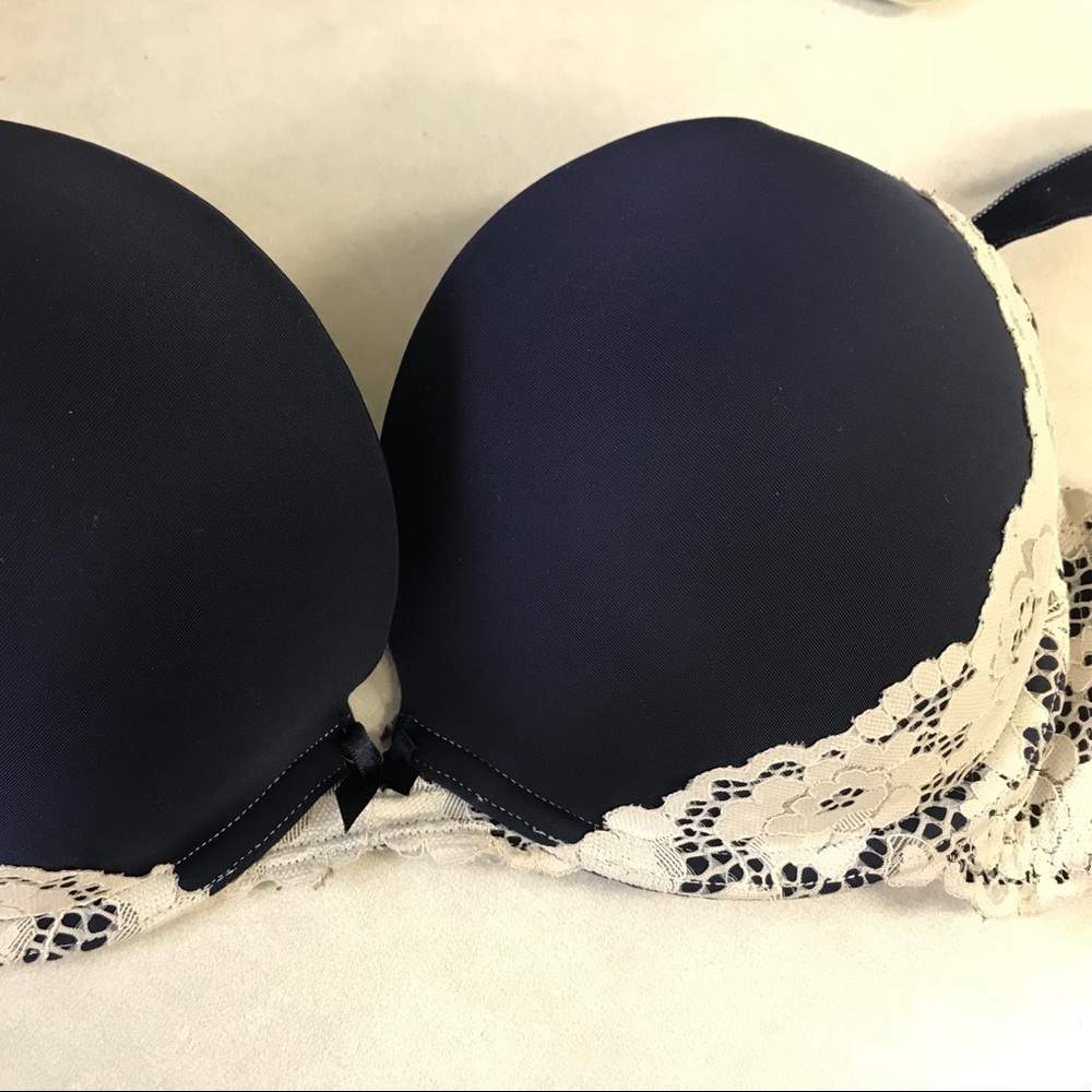 Smooth push-up plunge bra